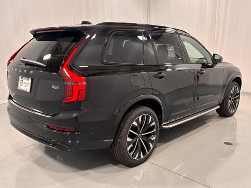 2026 Volvo XC90 B6 Ultra Dark Theme 7-Seater