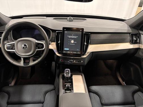 2026 Volvo XC90 B6 Ultra Dark Theme 7-Seater