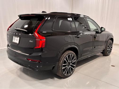 2026 Volvo XC90 B6 Ultra Dark Theme 7-Seater