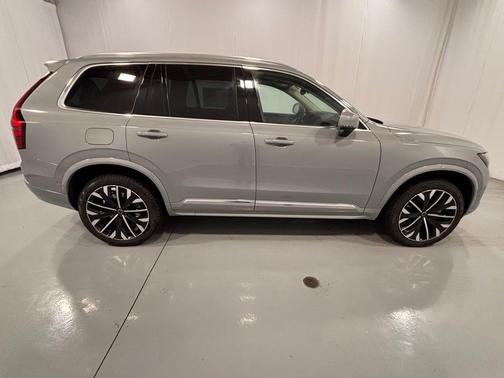 2026 Volvo XC90 B6 Ultra 7-Seater