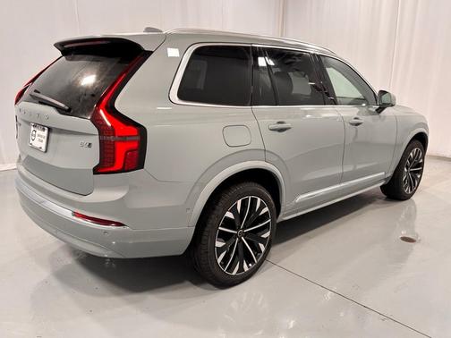 2026 Volvo XC90 B6 Ultra 7-Seater
