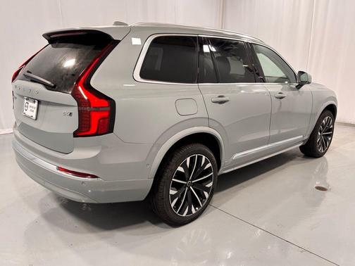 2026 Volvo XC90 B6 Ultra 7-Seater