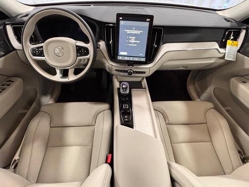 2026 Volvo XC60 B5 Ultra