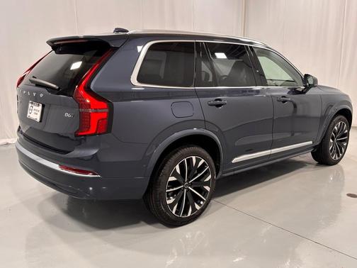 2026 Volvo XC90 B6 Ultra 7-Seater