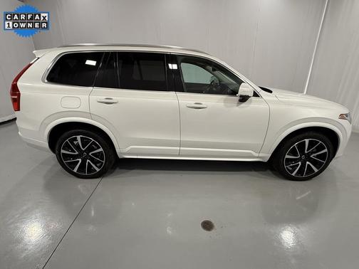 2022 Volvo XC90 T6 Momentum 6 Passenger