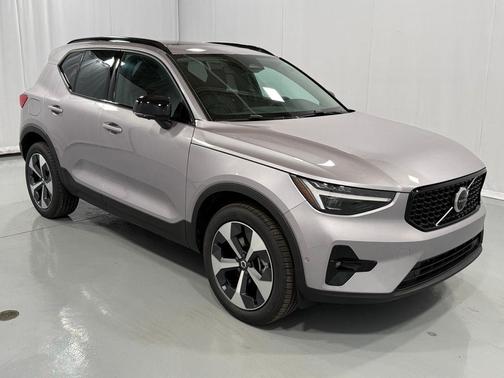 2026 Volvo XC40 B5 Plus