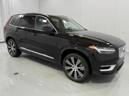 2025 Volvo XC90 Plug-In Hybrid T8 Plus 7-Seater