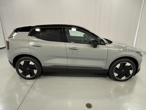 2025 Volvo EX30 Twin Motor Plus