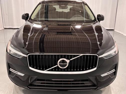 2022 Volvo XC60 B5 Momentum