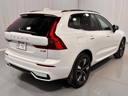 2026 Volvo XC60 B5 Core