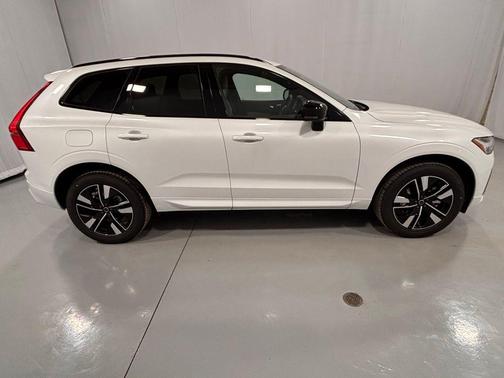 2026 Volvo XC60 B5 Core