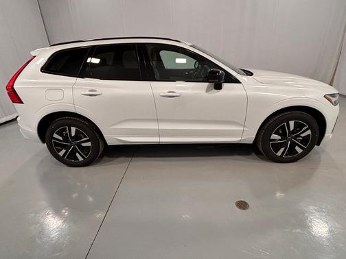2026 Volvo XC60 B5 Core