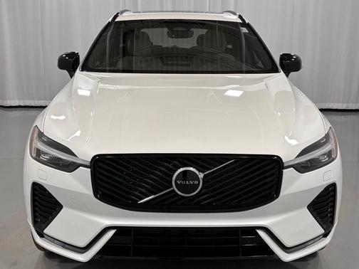 2026 Volvo XC60 B5 Core