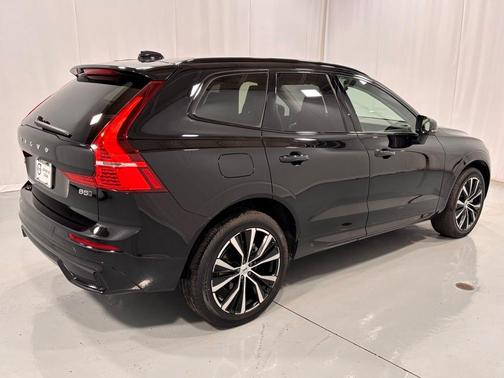 2025 Volvo XC60 B5 Plus