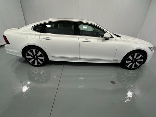 2024 Volvo S90 Recharge Plug-In Hybrid T8 Ultimate