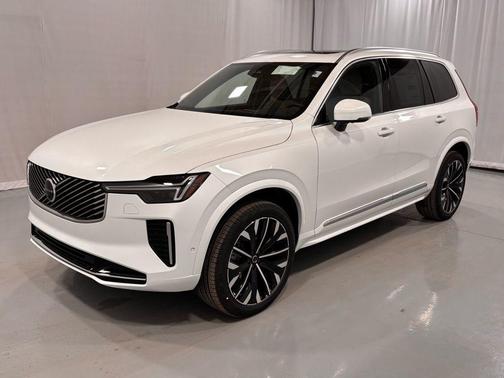 2026 Volvo XC90 B6 Plus 6-Seater