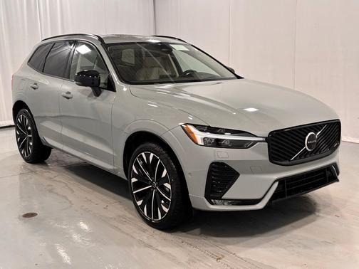 2026 Volvo XC60 B5 Ultra