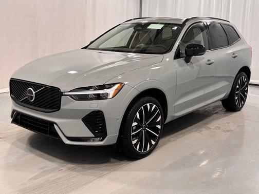 2026 Volvo XC60 B5 Ultra