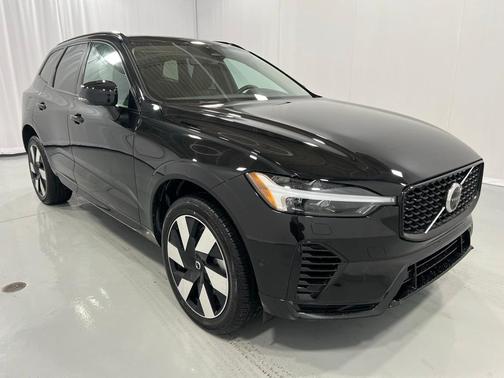 2025 Volvo XC60 Plug-In Hybrid T8 Plus