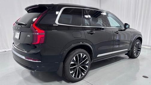 Onyx Black Metallic 2026 Volvo XC90 B5 Plus 6-Seater