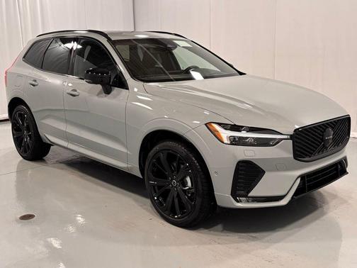 2026 Volvo XC60 B5 Ultra Black Edition