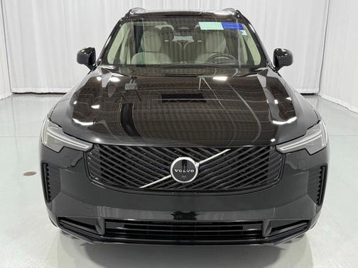 2026 Volvo XC90 B6 Ultra Dark Theme 6-Seater