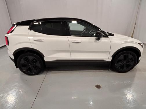 2026 Volvo EX30 TWIN MOTOR ULTRA