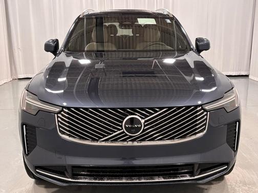 2026 Volvo XC90 B6 Plus 6-Seater