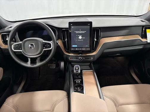 2026 Volvo XC60 B5 Plus
