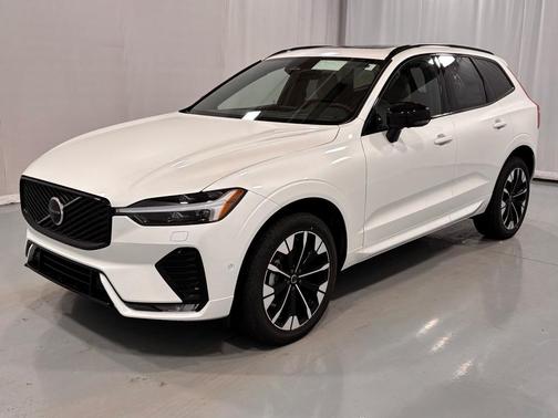 2026 Volvo XC60 B5 Plus