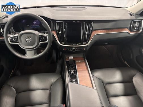 2023 Volvo V60 Cross Country B5 Plus