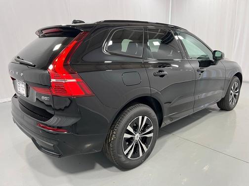 2025 Volvo XC60 B5 Core