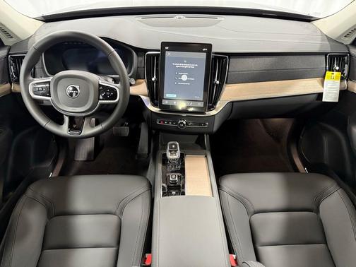 2026 Volvo XC90 B5 Core
