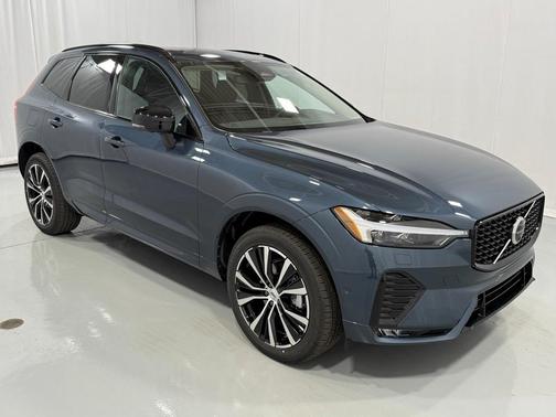 2025 Volvo XC60 B5 Plus