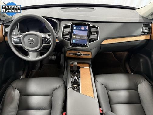 2024 Volvo XC90 B5 Plus Bright Theme