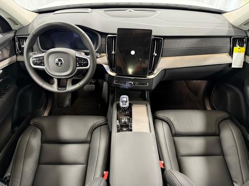2025 Volvo XC90 Plug-In Hybrid T8 Ultra 7-Seater