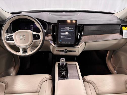 2026 Volvo XC90 B6 Ultra 7-Seater