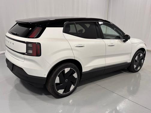 2026 Volvo EX30 Twin Motor Ultra