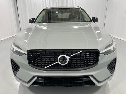 2025 Volvo XC60 Plug-In Hybrid T8 Plus