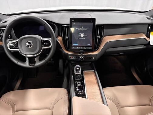 2026 Volvo XC60 B5 Plus