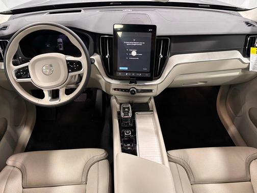 2026 Volvo XC60 B5 Ultra