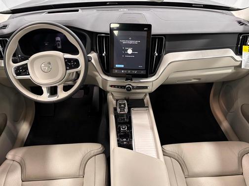 2026 Volvo XC60 B5 Ultra