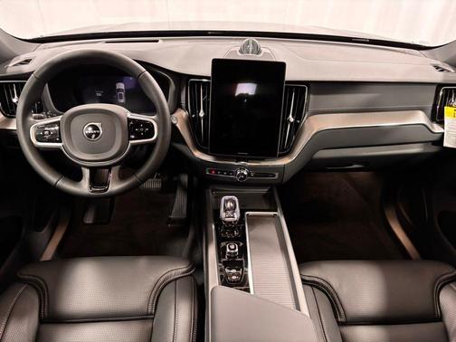 2026 Volvo XC60 B5 Ultra Black Edition