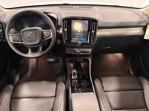 2026 Volvo XC40 B5 Plus