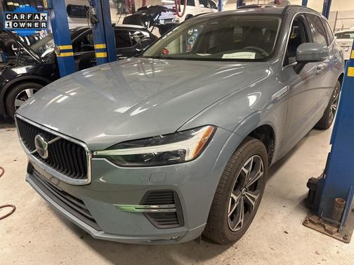 2022 Volvo XC60 B5 Momentum