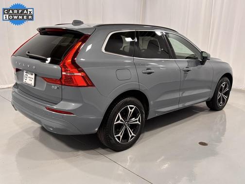 2022 Volvo XC60 B5 Momentum