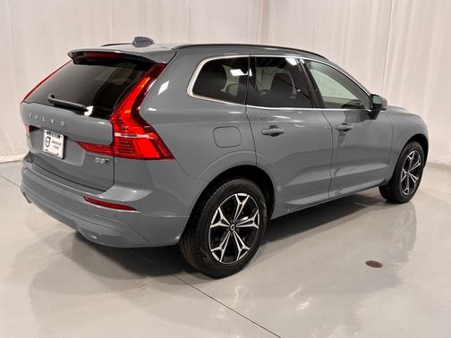 2022 Volvo XC60 B5 Momentum