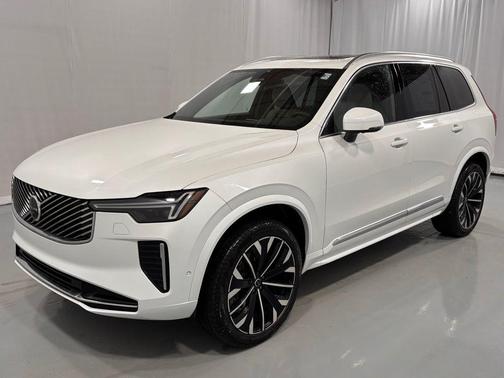 2026 Volvo XC90 B6 Plus 7-Seater