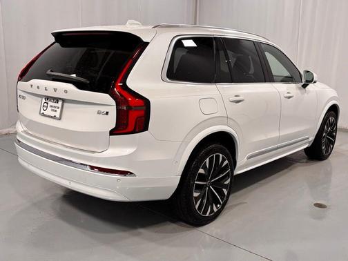 2026 Volvo XC90 B6 Plus 7-Seater