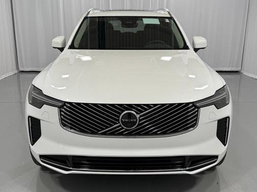 2025 Volvo XC90 B6 Plus 7-Seater